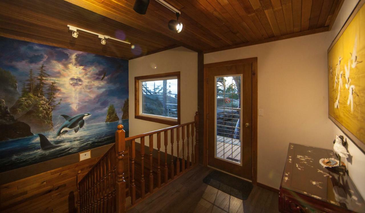 Shangri-La Oceanfront Vacation Home Bedwell Harbour Bagian luar foto